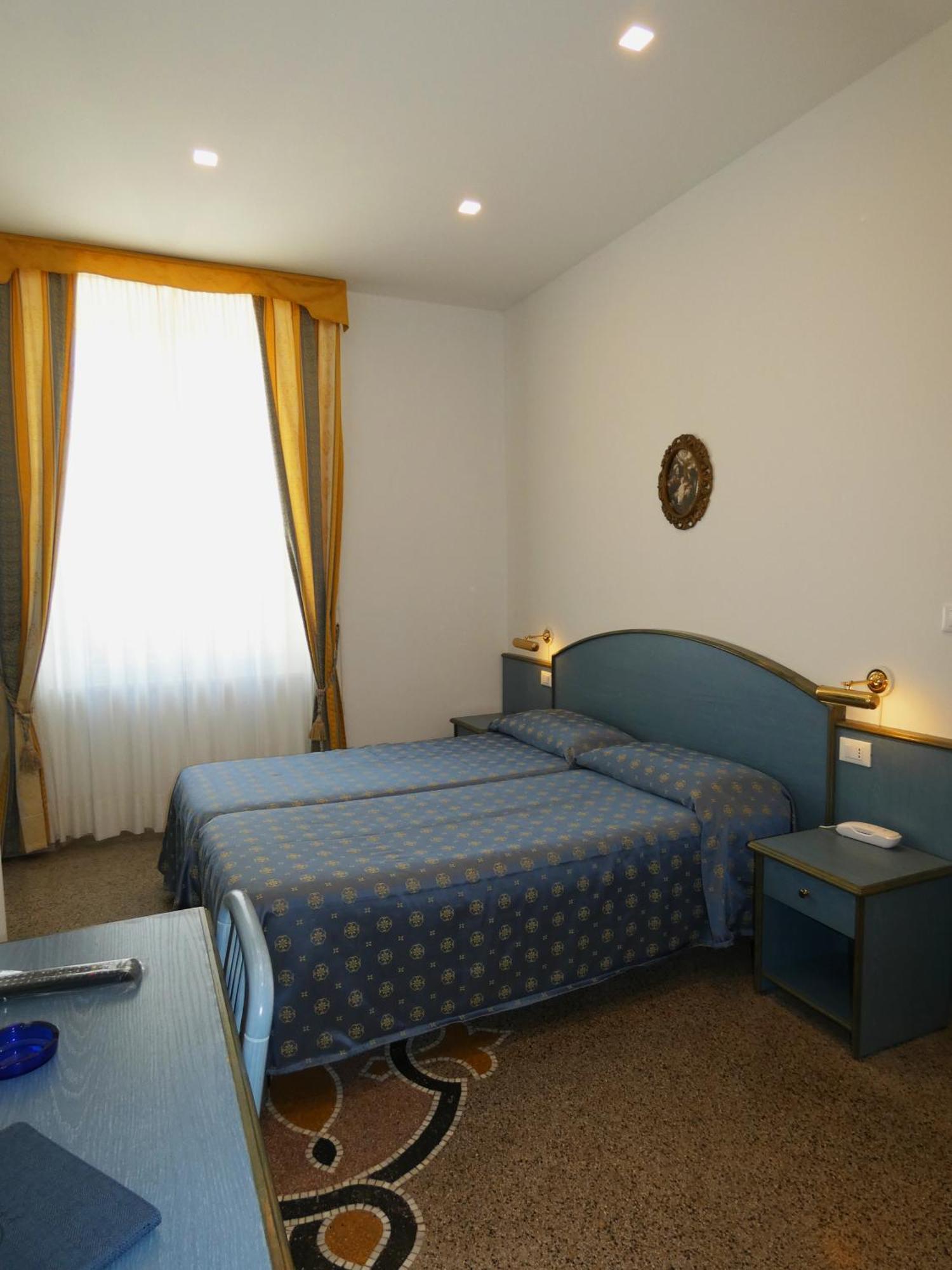 Hotel Villa Centa Varazze Rum bild